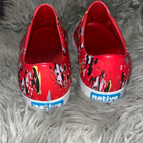 Disney Parks Native 2021 Red
Mickey Minnie Rubber Slip On Clogs
Shoes M 7 W 9 - Picture 3 of 8